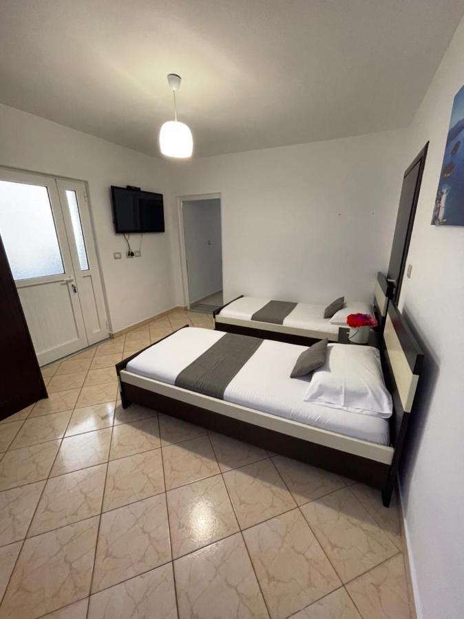 Guesthouse Flamur Ksamil Exterior photo